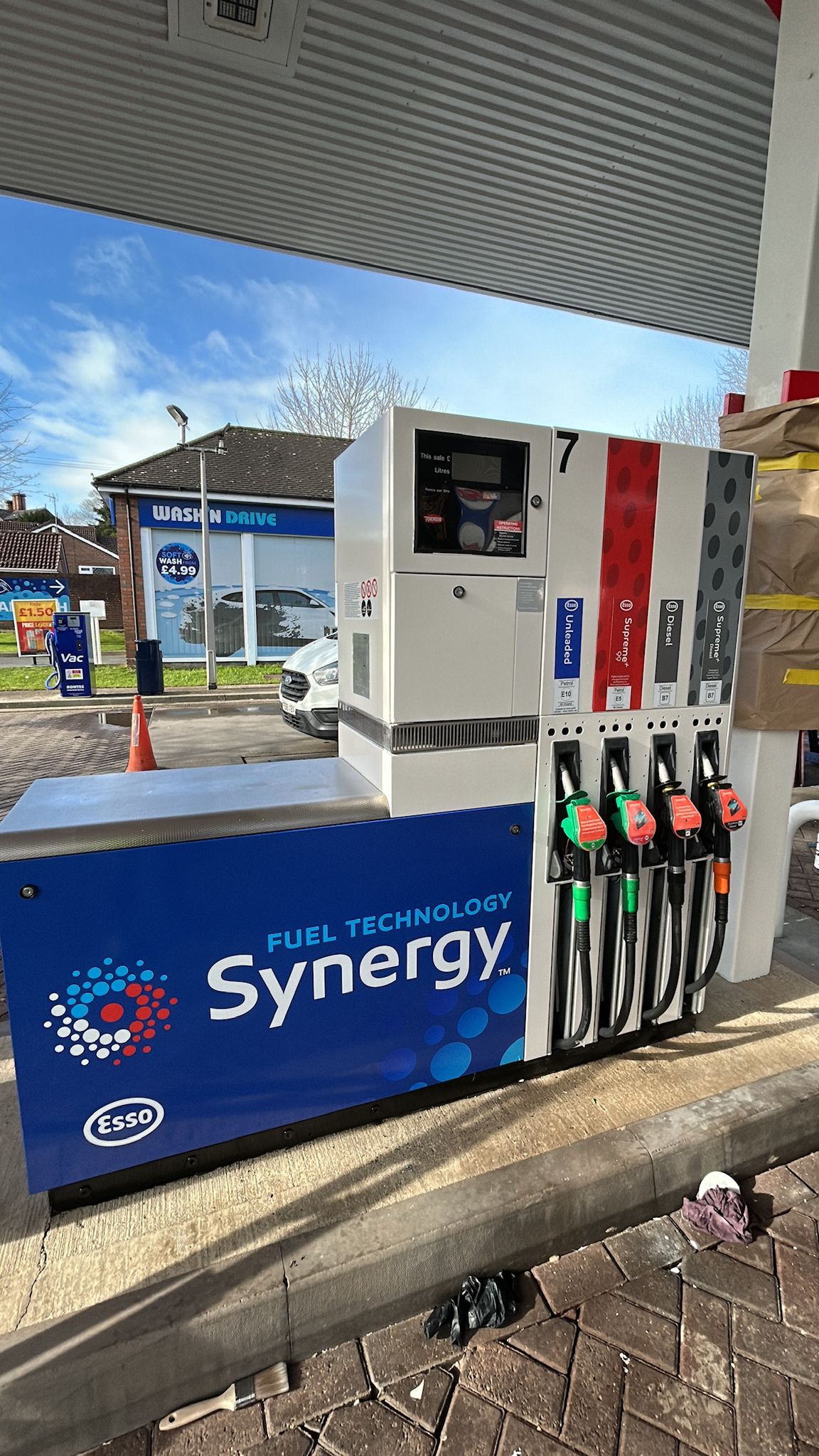 Pump Respray & Vinyl Application — Esso
