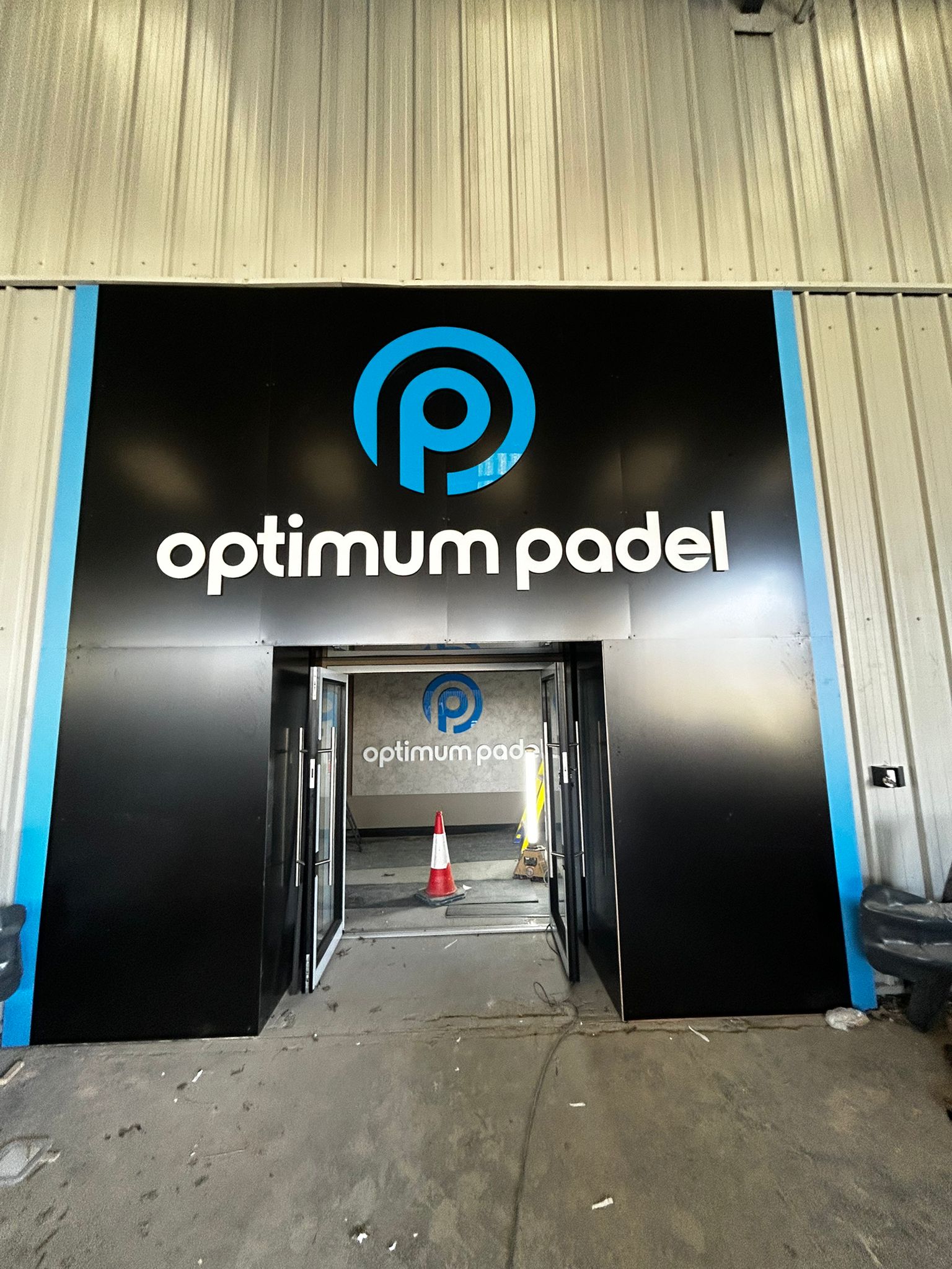 Nubrand signage installation — Optimum Padel